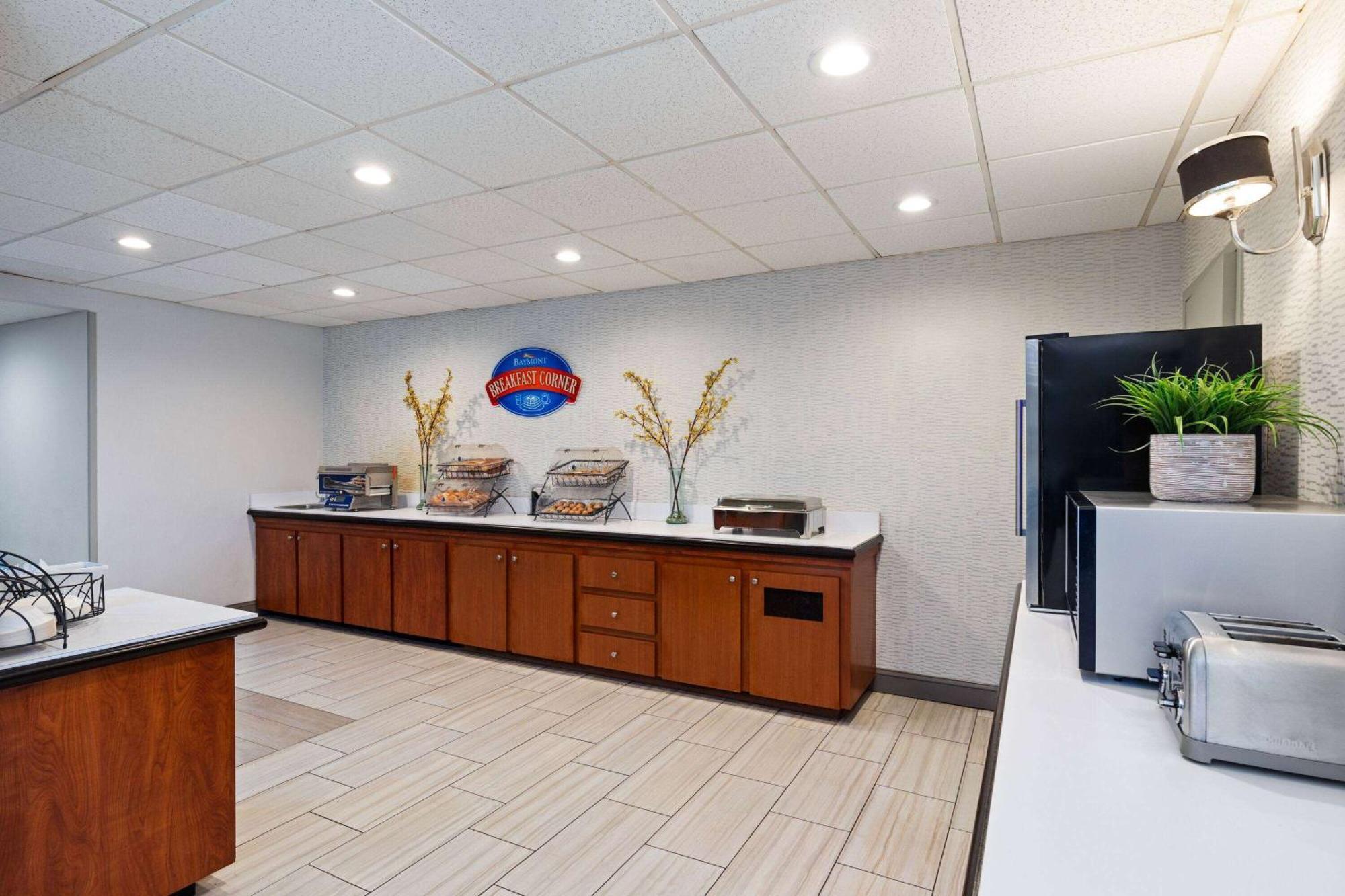 Baymont By Wyndham Nashville Airport Exterior foto