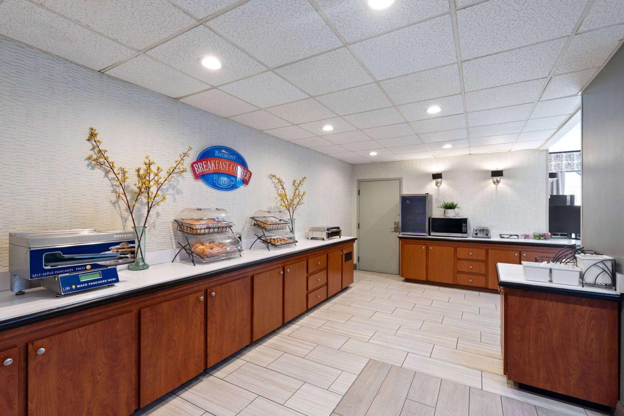 Baymont By Wyndham Nashville Airport Exterior foto